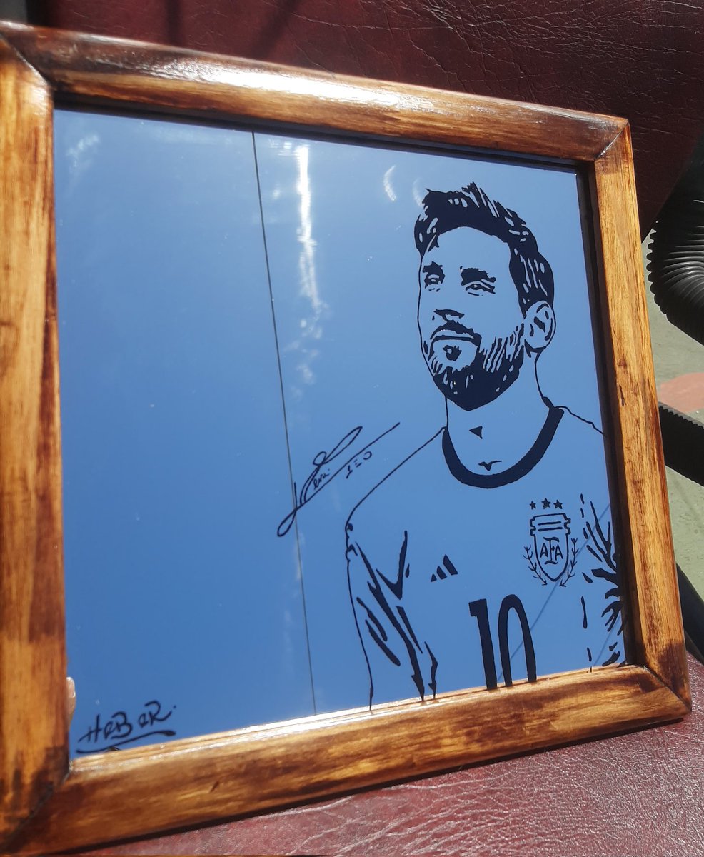 CrecerdementeH's tweet photo. Espejos grabados y pintados a mano. Ind. ARGENTINA https://t.co/DqjZ5YmwkF