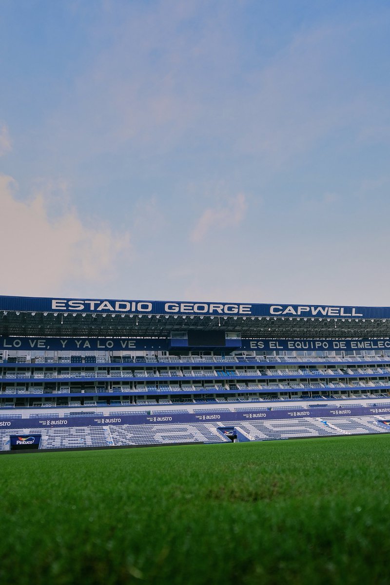 Buenos días, nuestro querido Estadio George Capwell. ⚡

Entrenamos en casa.

#VolvemosASerEmelec 🔵