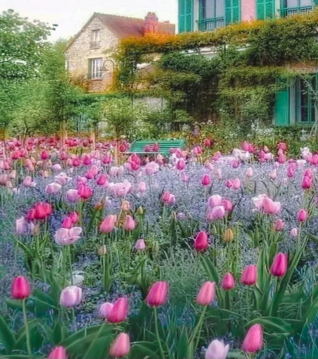 Claude Monet’s Garden in Normandy, 
France 🌷