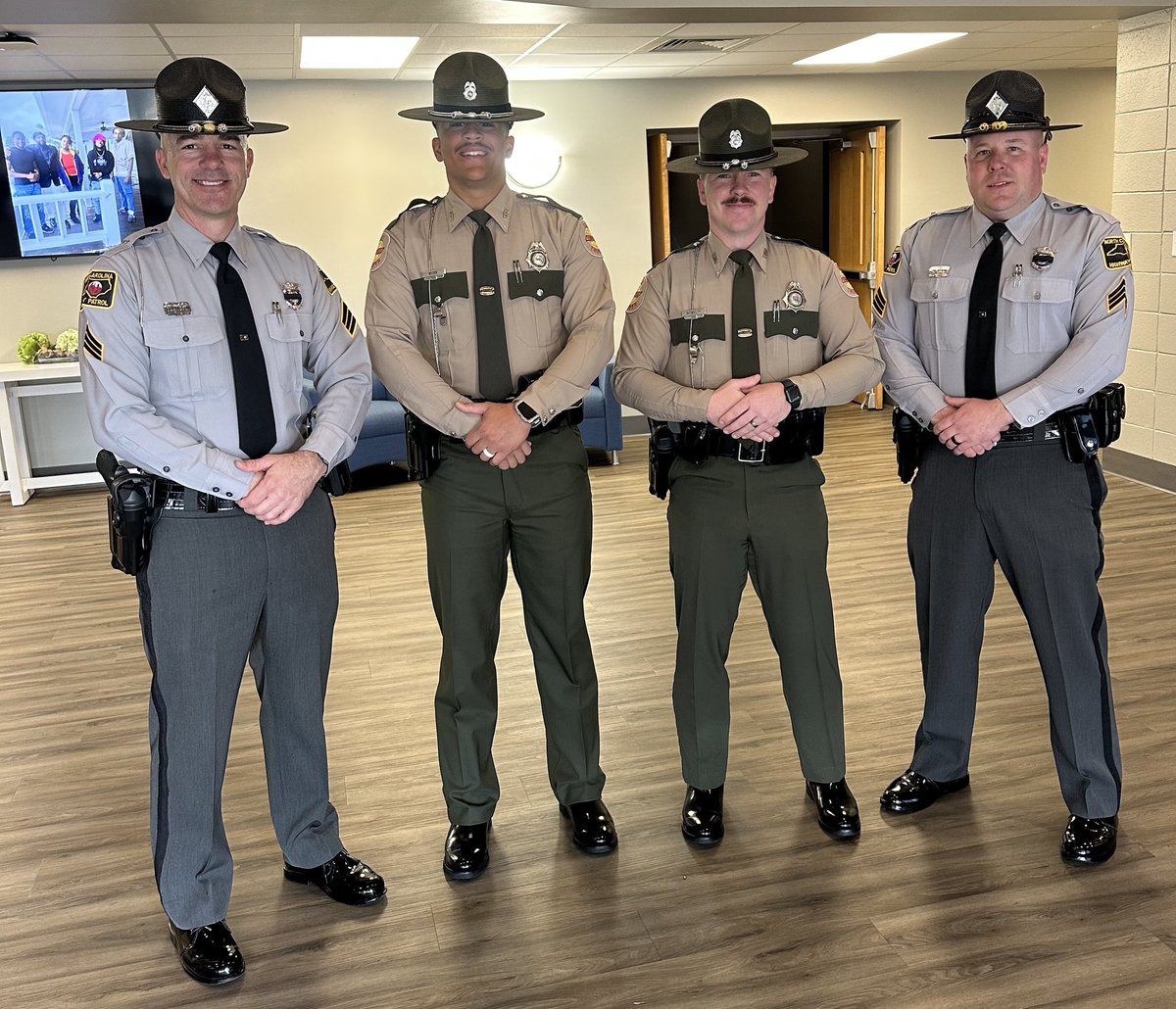 THPFallBranch tweet media