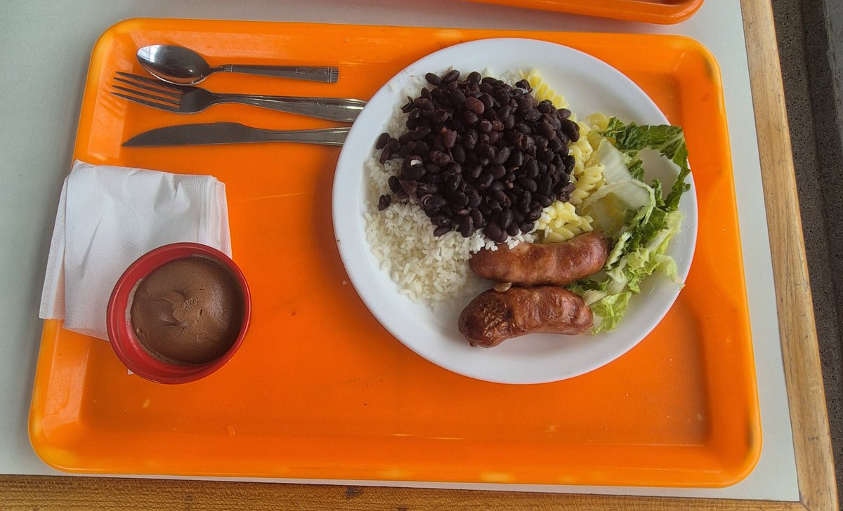 acervobandejao's tweet photo. #PUSP almoço - 05/03/2026
arroz/feijão preto/arroz integral
linguiça com molho vinagrete (opção: charuto de PVT)
macarrão ao alho e óleo
salada de agrião/almeirão
mousse de chocolate/maçã
Nota: 10/10 https://t.co/8D1F8mC4pd