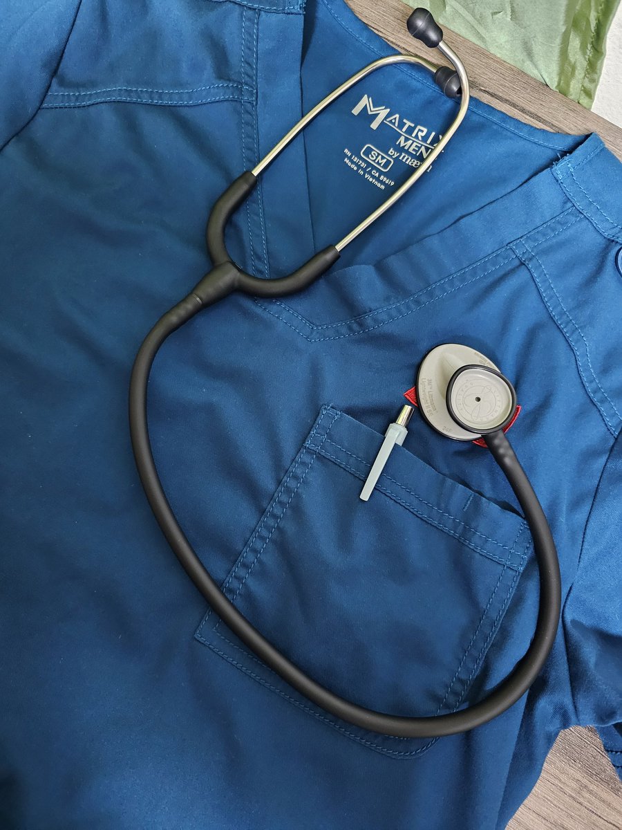 Tuesday I had my first clinical experience, was an eventful one went from respiratory treatment, thrown into ICU/CCU for an terminal extubation, Vent/trachea care, and obtaining an arterial blood gas 💉first try, my preceptor said many RT still cant do that