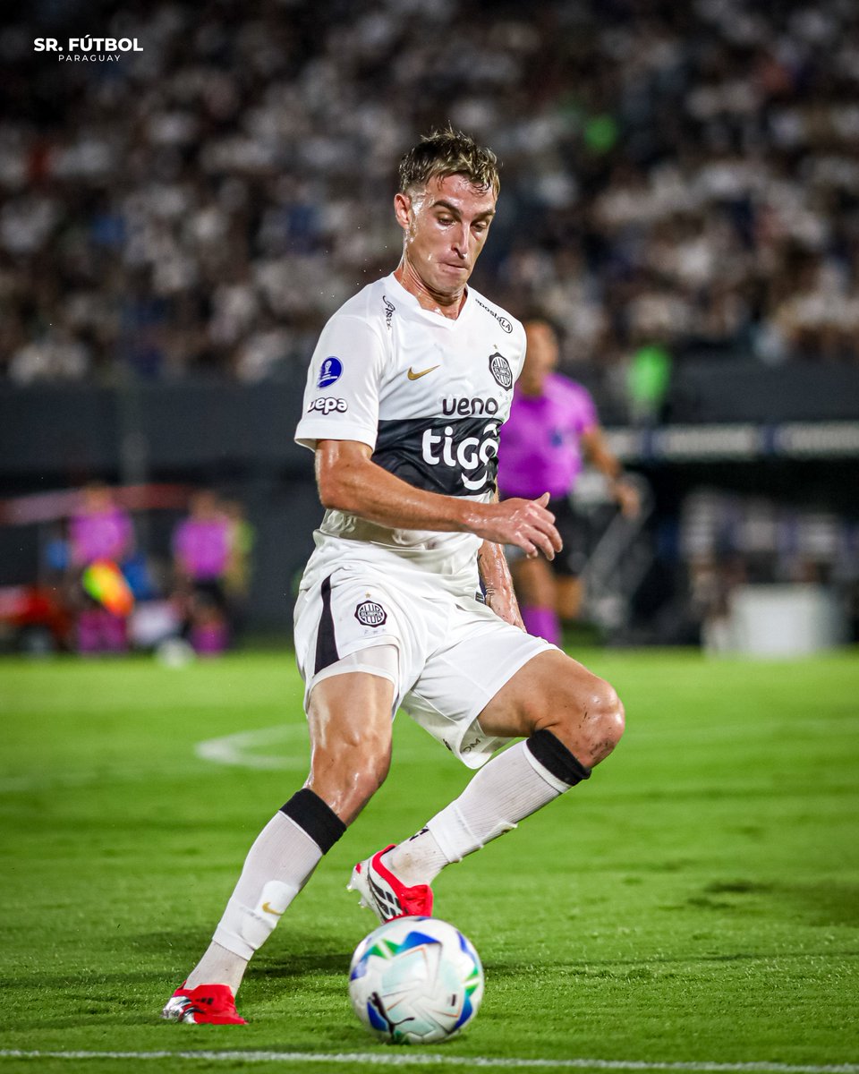 Yo creo que el hincha de Olimpia debe destacar lo de Juan Fernando Alfaro. En este momento que vive el conjunto franjeado, el argentino es demasiado importante con el impresionante despliegue que tiene.

👏🏻🇦🇷 Ayer jugó 93 minutos y nunca bajó la intensidad.