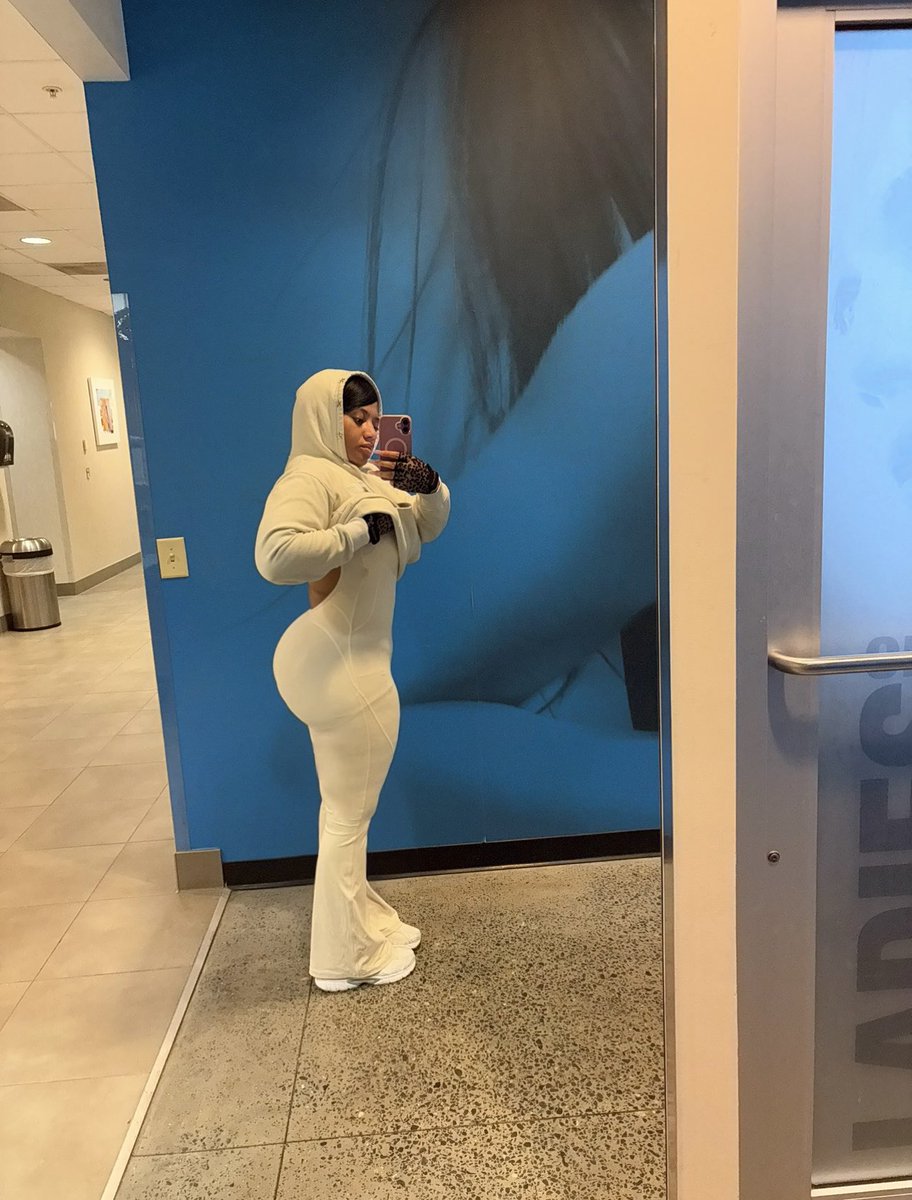 baylafox tweet media