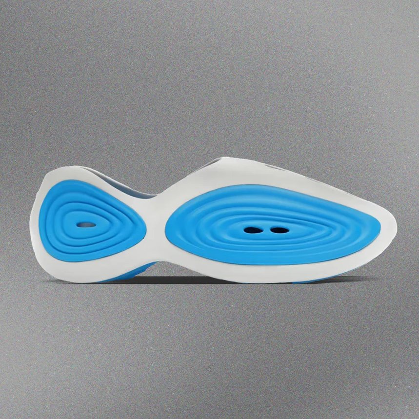 SNKR_TWITR tweet media