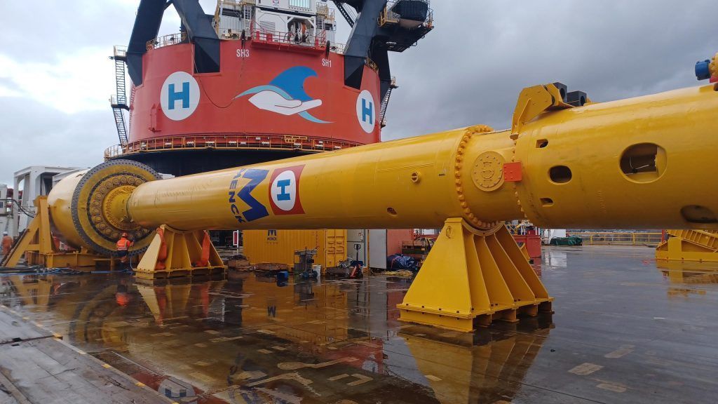 Menck, the Marine Foundations business line of Acteon, has delivered the first of two MHU4400S hydraulic hammer systems to Heerema Marine Contractors windpowernl.com/2026/03/05/fir… 
#onshorewind #offshorewind #dutchwind #energymix