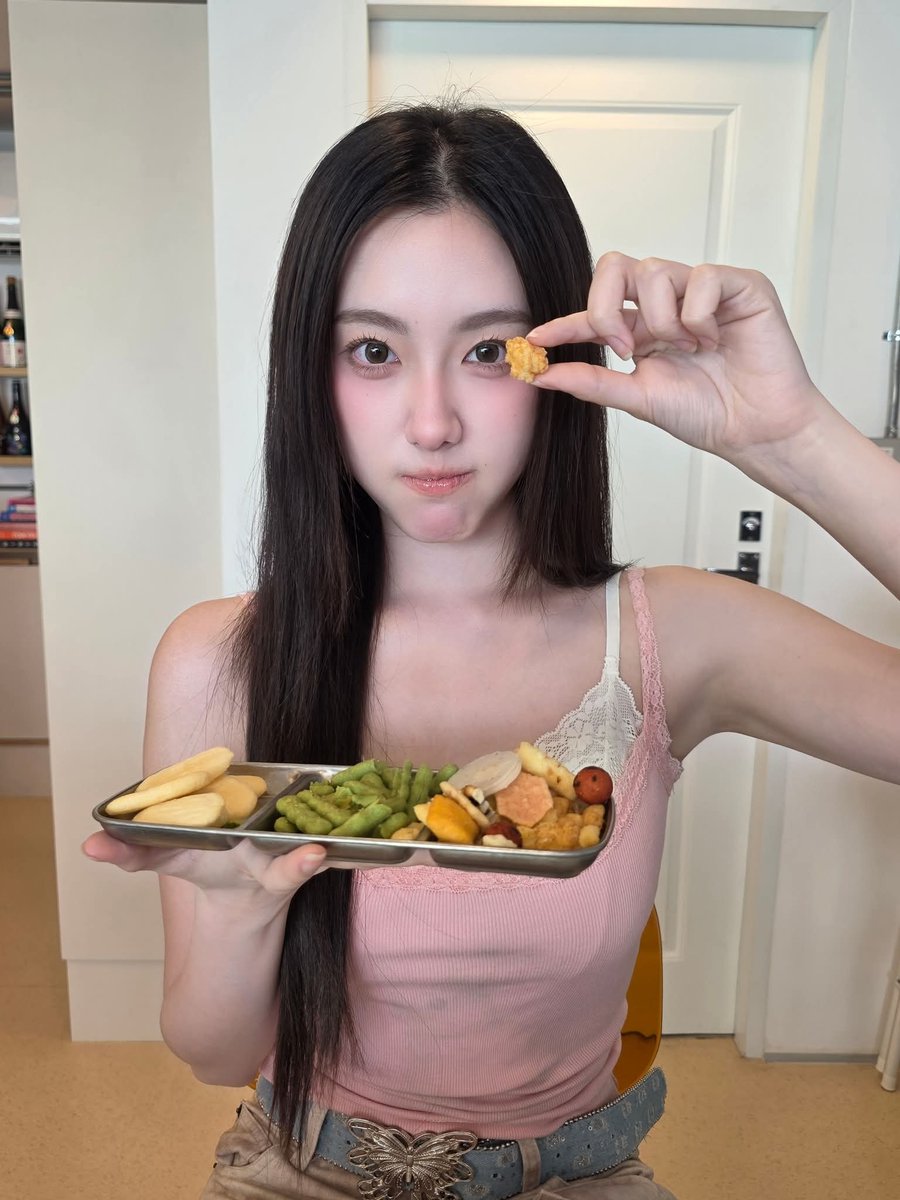 มีความน่ารักส่งผ่านหน้าจอมาเป็นจำนวนมากเลยหนิ แล้วใครจะไม่อยากเป็นแม่น้องอ๊ะล่ะ 🤏🏻

#Aheye4EVE