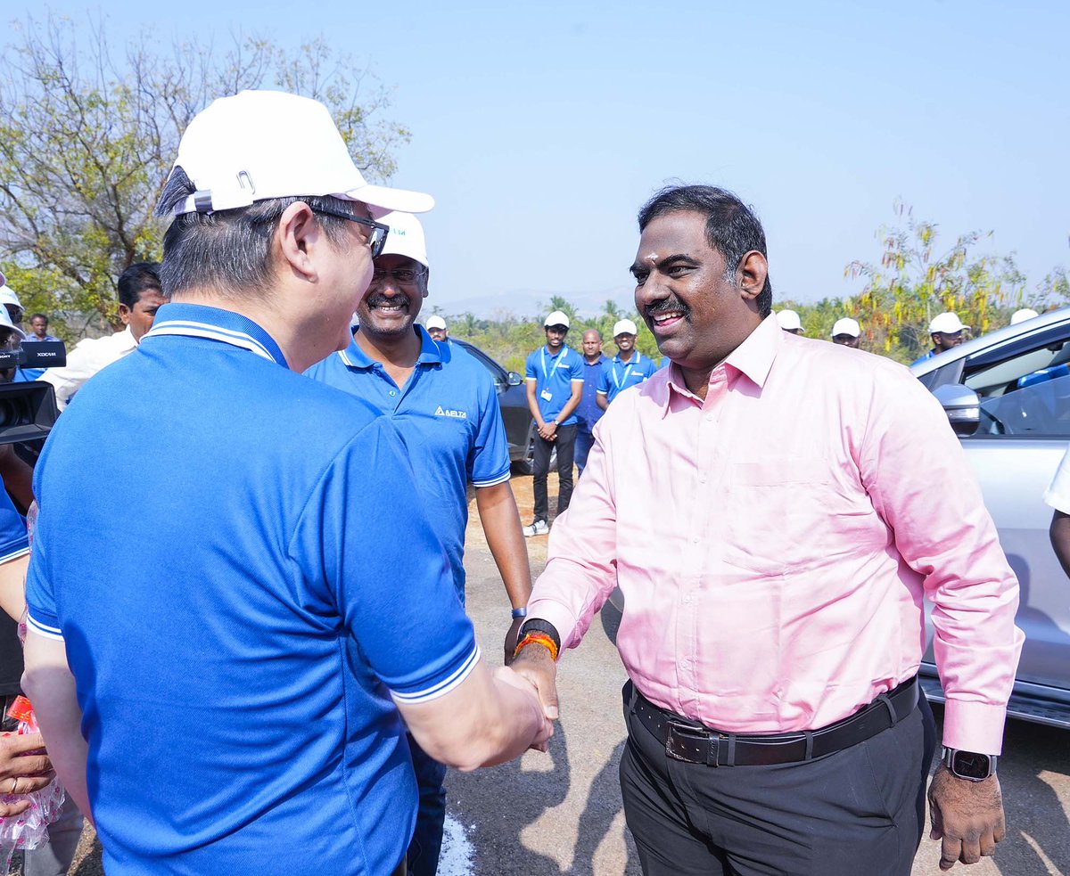 Delta India tweet media