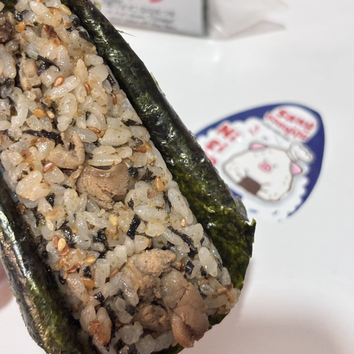 cxivmini's tweet photo. ได้ลองรสใหม่ละ หมูนู่มมมมมมมมมมมาก อร่อย ~
OH SO GOOD เลยล่ะ ! ₍⸝⸝•ᢦ- ₎⸝⸝ި ʕᦏ

#PigmeupTH
#Gemini_NT #เจมีไนน์ https://t.co/ccygaiRy0R