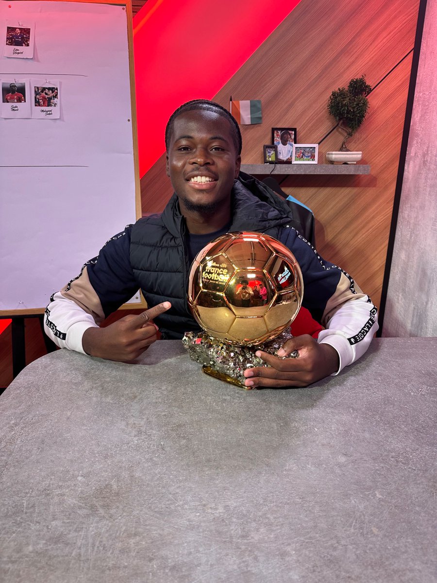 Bon les amis ce fut une belle aventure mais faut savoir quitter le football avant qu’il te quitte

De mon côté j’ai perdu la fibre pour ce sport: 

mes yeux ne brillent plus, l’industrie ne laisse plus le temps aux joueurs de progresser et de mon coté le travail dans le vide a