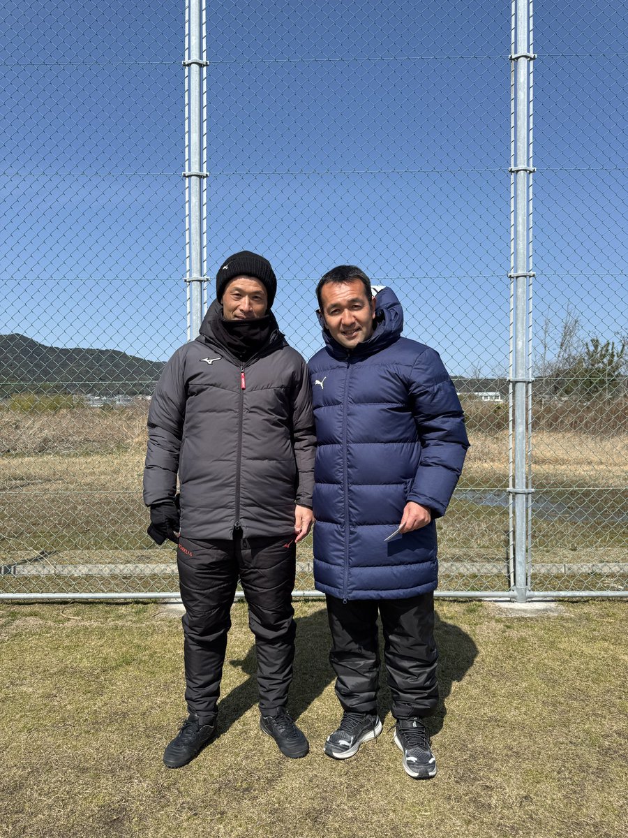 FuruTeam's tweet photo. セレッソ時代に共に戦った法政大学監督ヤナさん！
また試合しましょう。
#常葉大学
#法政大学 https://t.co/Z5Xls5yJAw