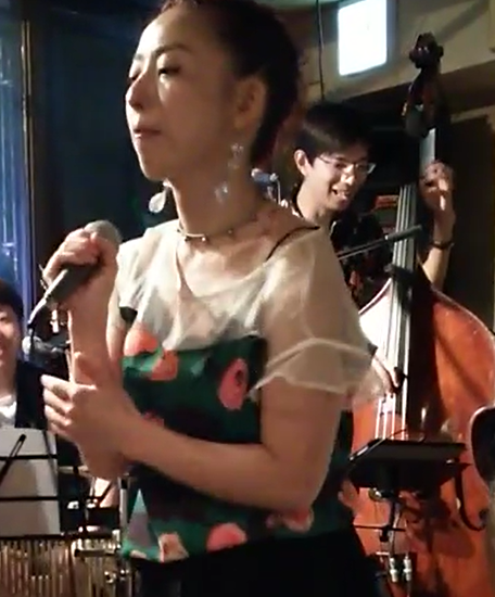 blackre45123152's tweet photo. 時限画像 
表・・歌手・ライブ活動。(CDも数枚出してます)
裏・・奴隷です。メールで、罵声、嘲笑を浴びせてください。。 秘密の動画送らせていただきます(恥)
 山口さやか　(33)  1993年2月8日生　慶応大学卒 
福岡県北九州市小倉北区 sstrawberrym@gmail.com
ポスト画像の動画も有り。山口さやか https://t.co/xs2iqungC9