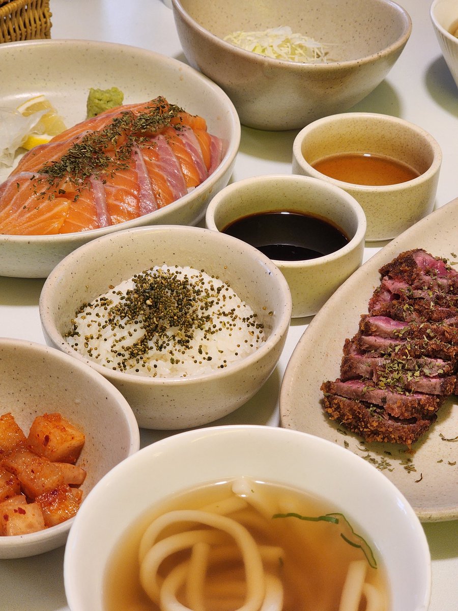 gangsang2_'s tweet photo. 🌊 부산 맛집∙스팟 추천 타래 ⋆.˚⊹⁺ https://t.co/Flznyrj7Q6