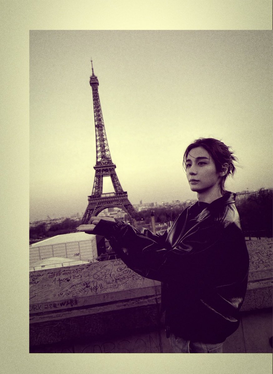 noircatsan's tweet photo. to be young and in paris during fashion week ༄ https://t.co/myAv6eOefM