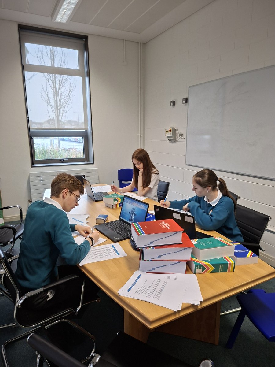 Coláiste na Coiribe tweet media