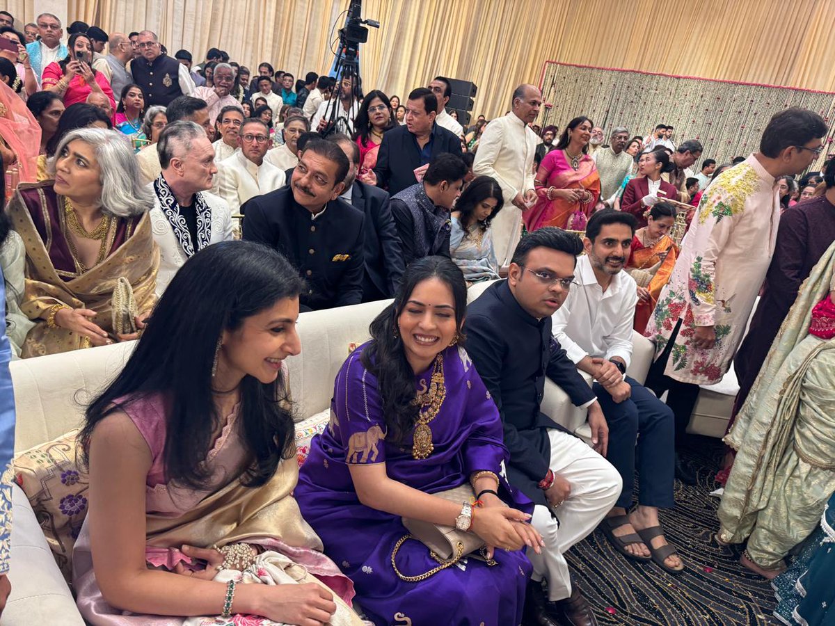 It was wonderful to be in Mumbai for the wedding reception of Arjun Tendulkar,cricketer and son of the legendary Sachin Tendulkar.Brahmani and I were delighted to join the celebrations and catch up with Shri Mukesh Ambani ji,and other friends. 
<a href="/sachin_rt/">Sachin Tendulkar</a>
<a href="/JayShah/">Jay Shah</a>
<a href="/brahmaninara/">Brahmani Nara</a>.