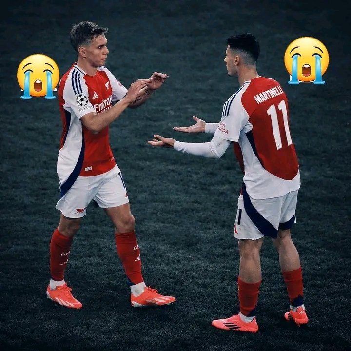 Alarsenalnew's tweet photo. Arsenal fans gave up on demanding who should start between these two in the EPL. https://t.co/FUssJC5h7o
