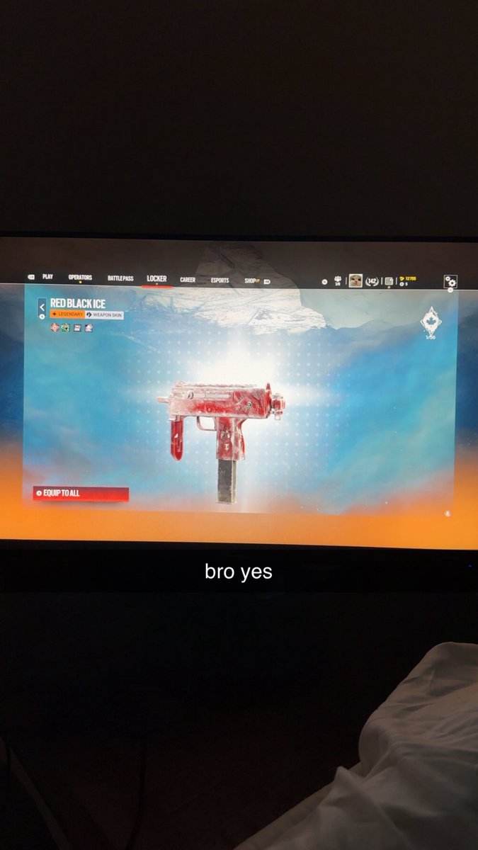 flipxut's tweet photo. @Royal_Penguinxx pulled this ON VACATION 😭 https://t.co/xJdPlGTCDb