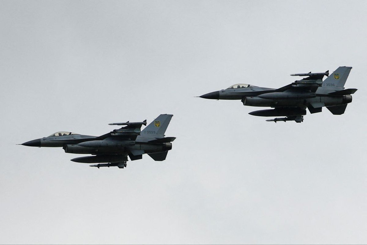 🇺🇦🚀According to Reuters, Ukrainian Air Force F-16s were without AIM-9X Sidewinder air-to-air missiles for 3 weeks (late November/mid-December), leaving the fighters without the means to intercept Russian missiles and drones. 

During the shortage, pilots tried to use onboard
