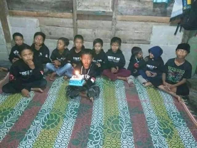 ojenomix's tweet photo. hepi bisday ce smoga lw smkin metal dan slalu slam boyah https://t.co/XOZCMQAsrO