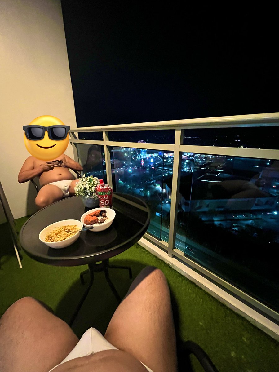 akosiharrry's tweet photo. Merienda with the view @DadSouthwoods https://t.co/hK9sNIVJmb