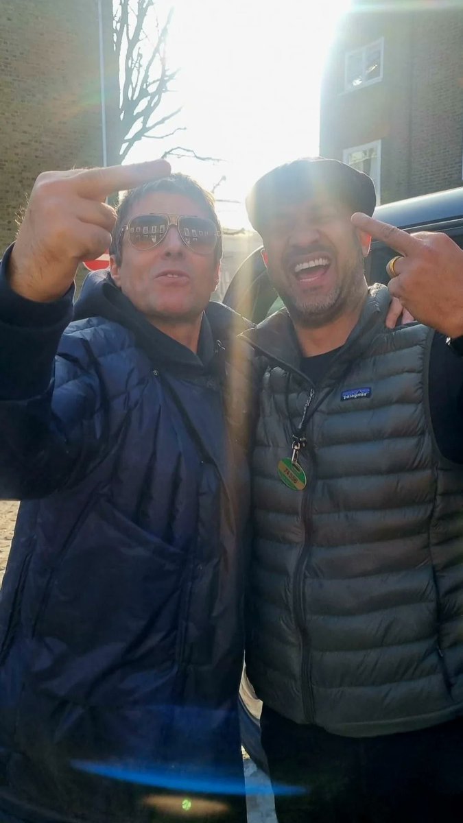 Oasis Mania tweet media