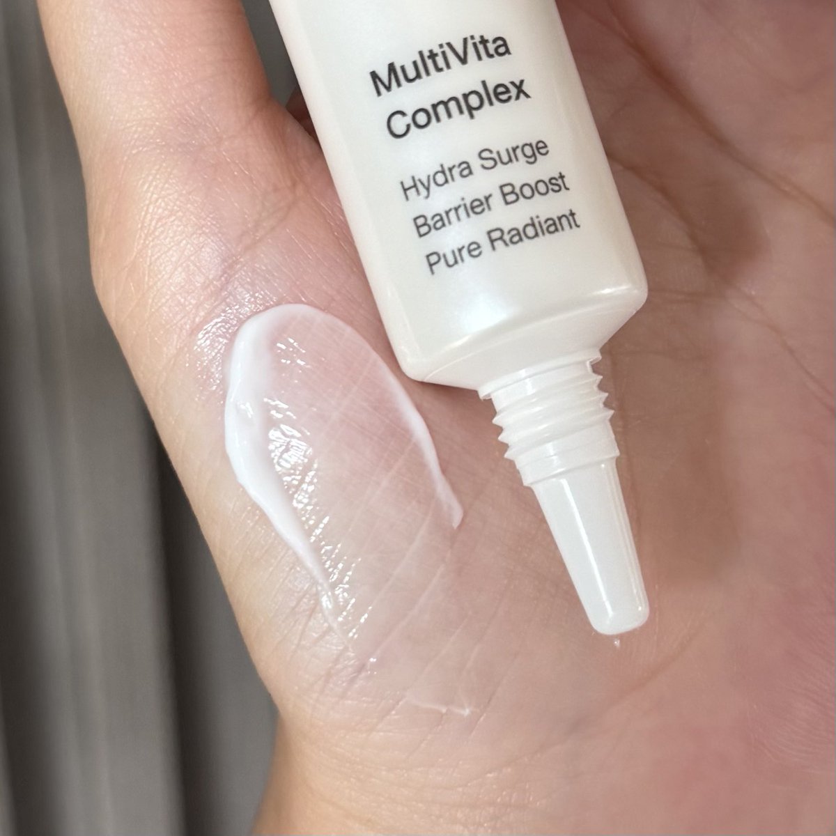 luknamyani's tweet image. ใครอยากได้ลุคงานผิวฉ่ำวาว ผิวกระจก ต้องลองไพร์เมอร์มอยส์ของ IN2IT ตัวนี้ น้องเป็นไพร์เมอร์เคลือบแก้ว นี่ใช้แล้วชอบมากกกก ได้ลุคงานผิวแบบ Heathy สุด ๆ คือผิวดูชุ่มชื้นมาก เมคอัพติดทนด้วย กู้ผิวฉ่ำ ผิวอิ่มฟูแบบสุด! ไปลองค่ะ

#ไพร์เมอร์มอยส์ผิวเคลือบแก้ว
#IN2ITThailand #Primer