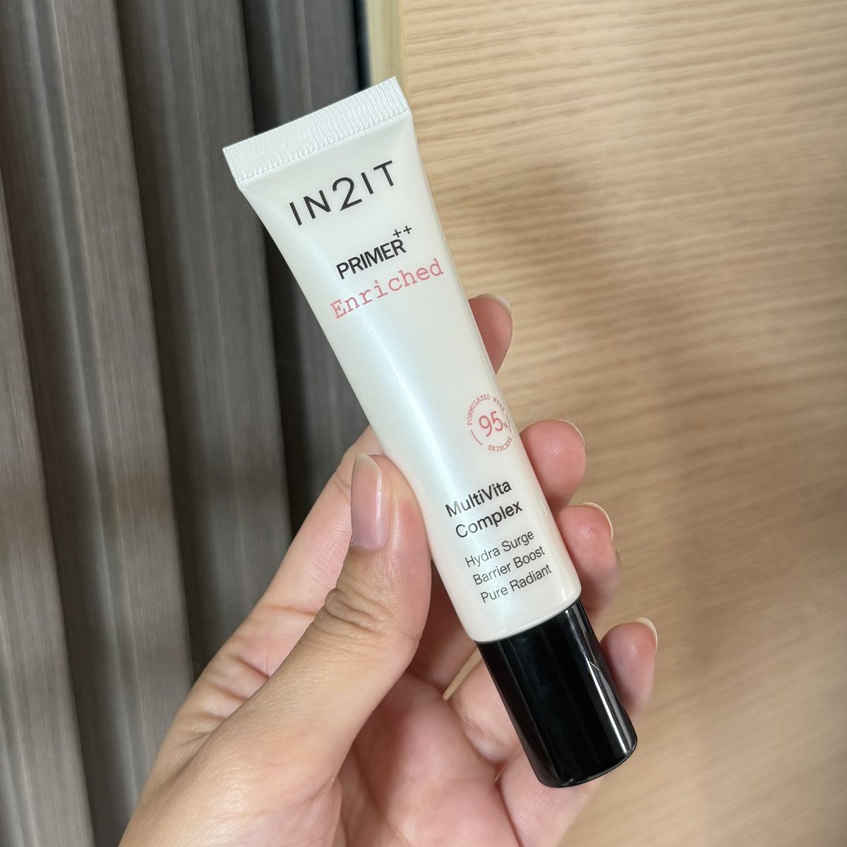 luknamyani's tweet image. ใครอยากได้ลุคงานผิวฉ่ำวาว ผิวกระจก ต้องลองไพร์เมอร์มอยส์ของ IN2IT ตัวนี้ น้องเป็นไพร์เมอร์เคลือบแก้ว นี่ใช้แล้วชอบมากกกก ได้ลุคงานผิวแบบ Heathy สุด ๆ คือผิวดูชุ่มชื้นมาก เมคอัพติดทนด้วย กู้ผิวฉ่ำ ผิวอิ่มฟูแบบสุด! ไปลองค่ะ

#ไพร์เมอร์มอยส์ผิวเคลือบแก้ว
#IN2ITThailand #Primer