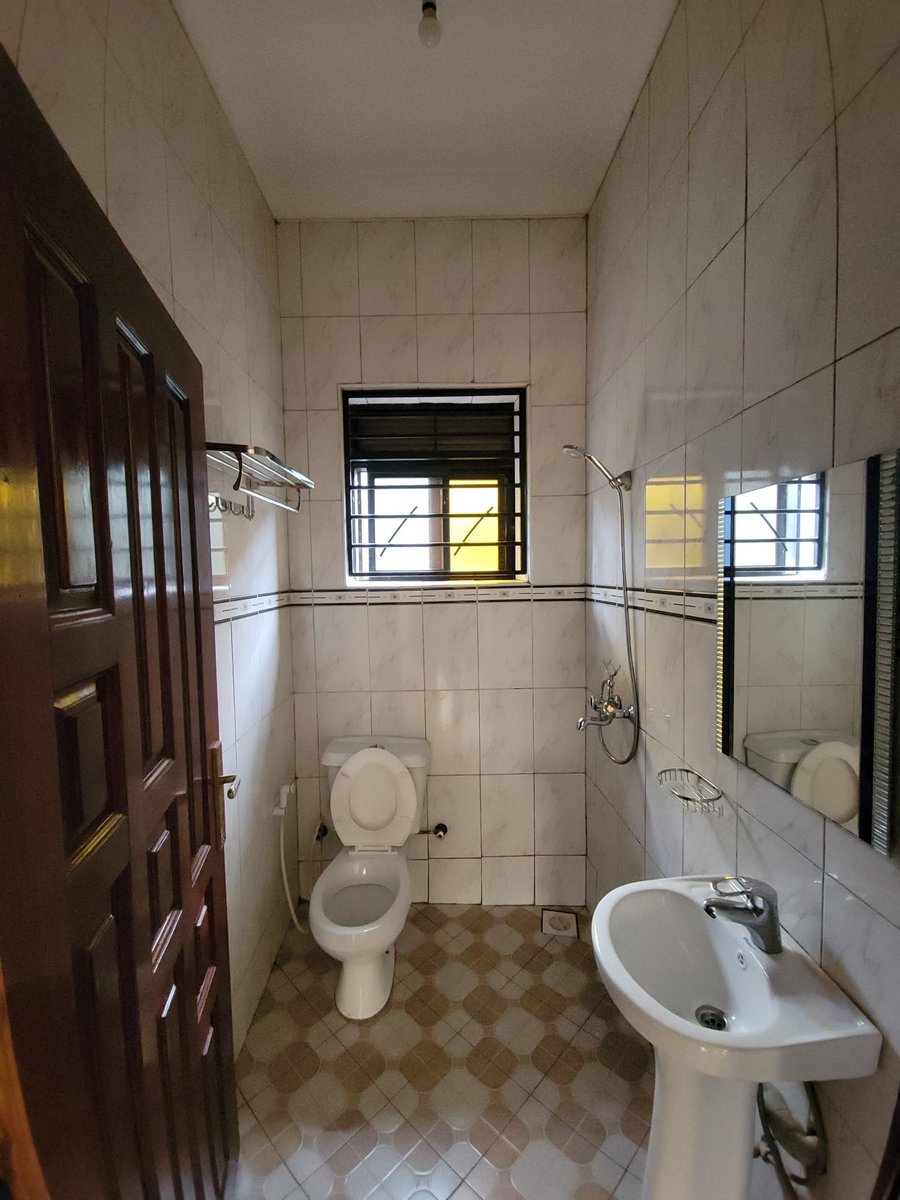 One Bedroom Semi-detached House for Rent in Bukasa Muyenga

✅️ Self-contained
✅️ One Bedroom 
✅️ Bathroom
✅️ Living Room
✅️ Prime Location Bukasa Muyenga
✅️ Rent: 1 m per month

Call or WhatsApp; 0709220000

#apartmentforrent #apartmentnearme