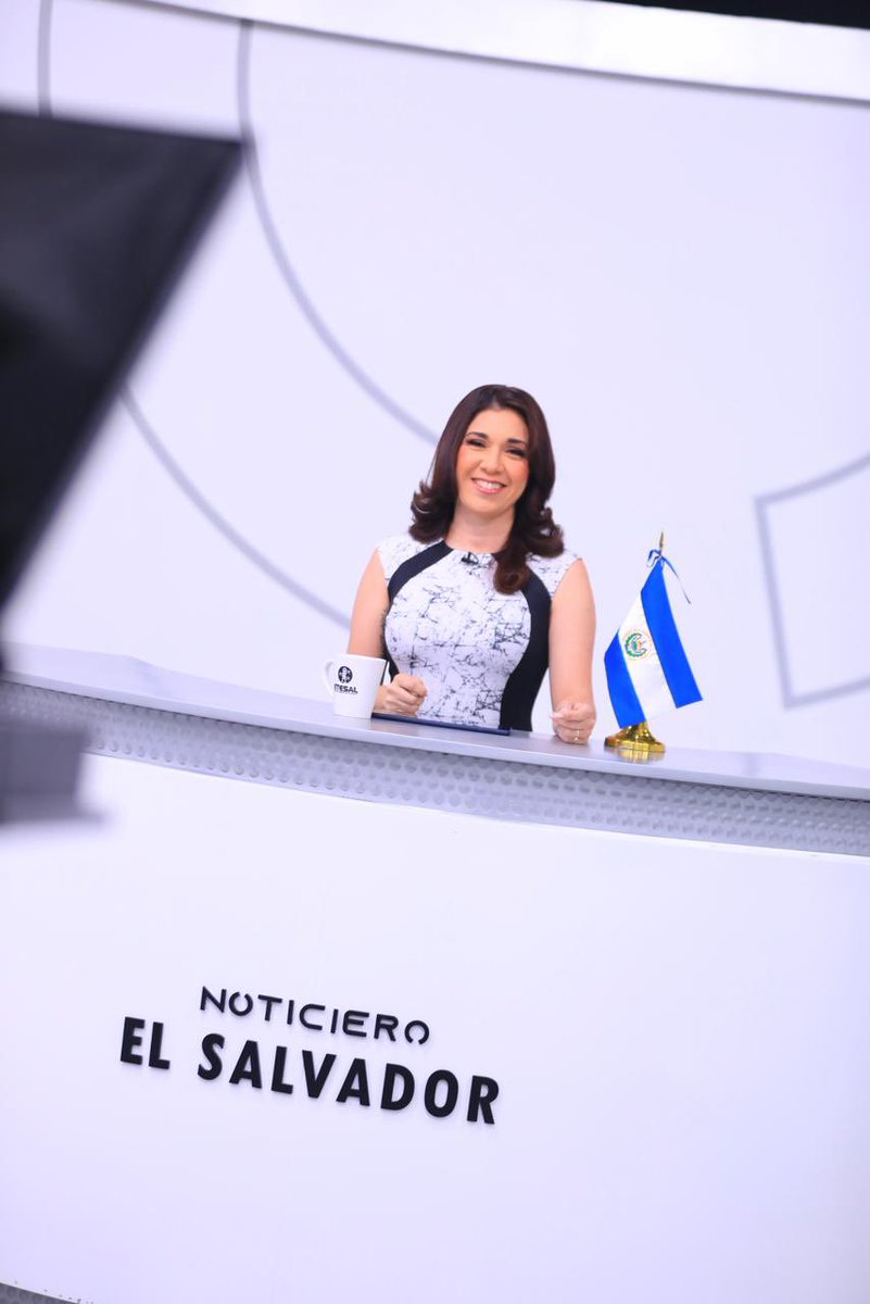 NoticieroSLV's tweet photo. ¡Sintonízanos por @Canal10Sv en nuestra edición matutina! 

@NMaricelanm, @Quinterosnel_sv y @StephanieDCTV te informan en esta entrega de noticias. https://t.co/gaXJO6pL4h