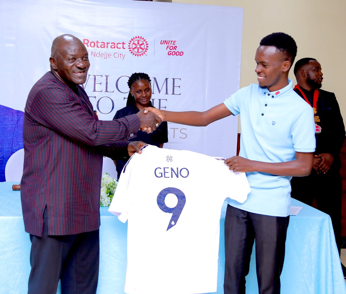 Haut_Offic_Kits's tweet photo. From the pitch to the boardroom, quality jerseys always find the right owners @GenWamala .
The Jersey Game Is Strong 💪
#Football #Jersey #Soccer https://t.co/avMkTlYnHg