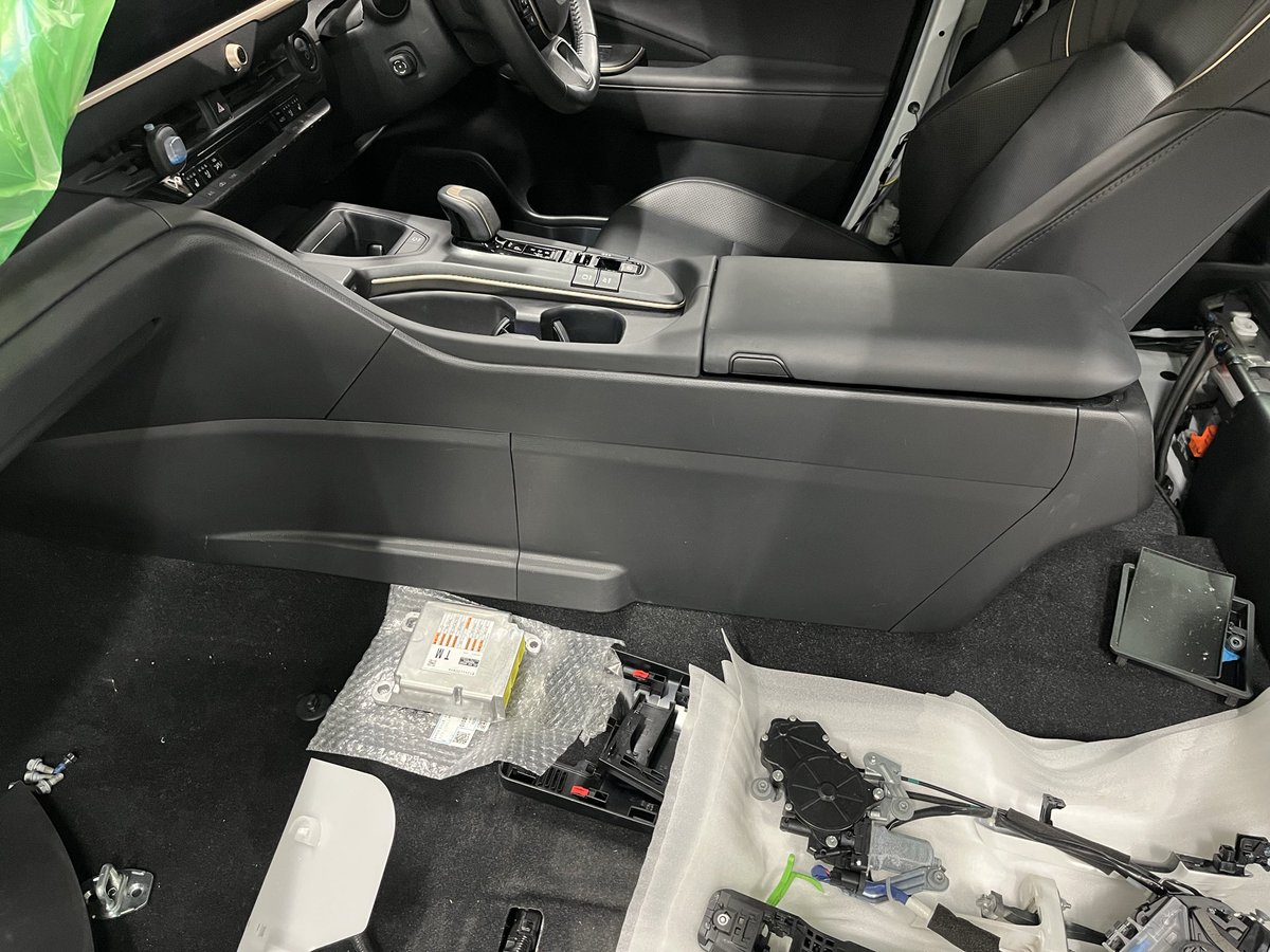 kfyk2's tweet photo. エアバッグのカンピュータ取っ替えた🔧
日が経つと元に戻せる気がしないから
勢いで組み付けたんだよ😉
ずーっと飛影が頭の中にいるんだな🤣
さぁ帰ろう⁼³₌₃ https://t.co/sliZic6Cc7