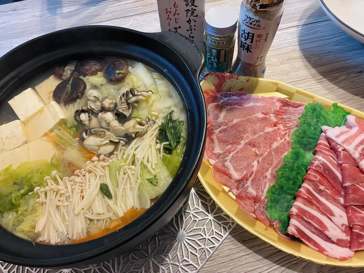 chero11299's tweet photo. #おうちご飯　#鍋

3月でもまだ寒い〜😵‍💫 https://t.co/kuYLN0oXNu