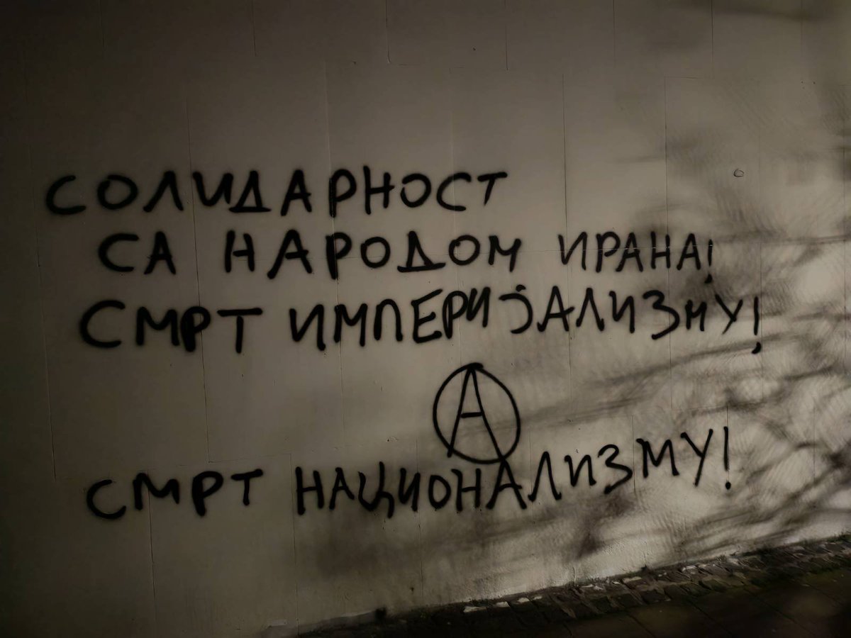 anarchist_ypsil's tweet photo. Belgrade, "serbia"

"No war between peoples, no peace between classes!"
"Solidarity with the people of iran! Death to imperialism! Death to nationalism!"
"Neither Mossad, nor CIA, nor theocracy! Death to capitalism!" https://t.co/3uEAur09KU