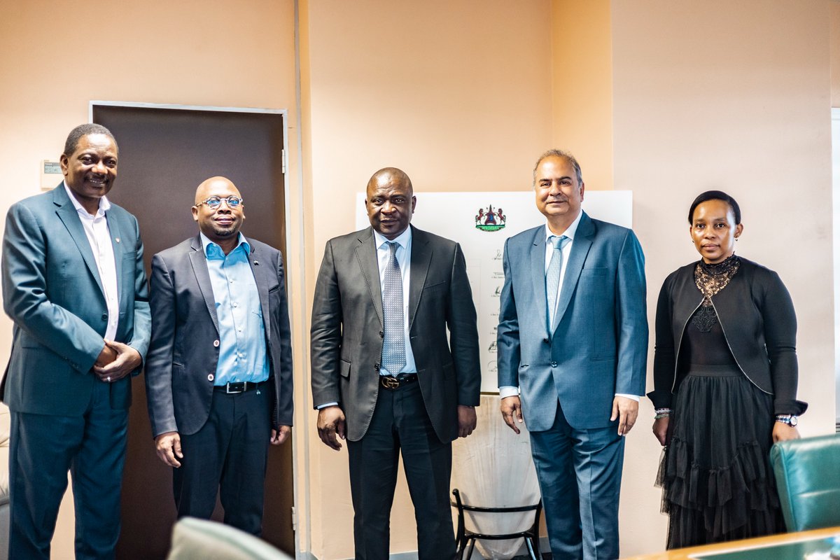 UNAIDS_ZAF's tweet photo. Strengthening partnerships at the highest level.  Our Director,@AlankarMalviya this week presented accreditation to the gov of 🇱🇸 Lejone Mpotjoane &amp; Minister of @health_lesotho, Selibe Mochoboroane - a milestone moment reaffirming UNAIDS' commitment to ending AIDS.🙌 https://t.co/XEUV0QjCad