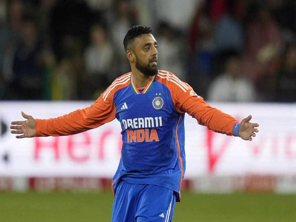 ByShravan's tweet image. Chalo predict karo Varun Chakravarthy kitne wicket lega ?

Correct person will get...see more 

#T20WorldCup #INDvsENGSemiFinal #INDvsPAK #SanjuSamson #IPL2026