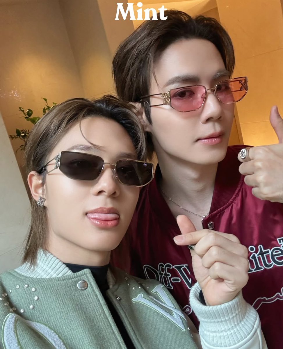ZeePruk_OFC's tweet photo. [ IG : mintmag_th ]

ส่งภาพ #ZeeNunew หลังบินลัดฟ้าเพื่อร่วมชมโชว์ Off-White™ คอลเลคชั่นใหม่ Fall Winter 2026

ZEENUNEW IN PARIS FW26
#OffWhitexZeeNunew
#OffWhiteFW26
#PFW2026

@OffWht #OffWhite
@zee_pruk #ZeePruk https://t.co/2n4eHkVICG