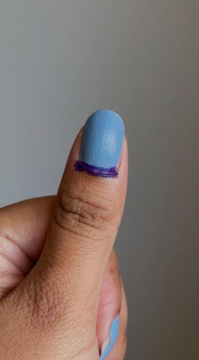 ल भोट दिएर आईयो के मा दिएको नसोध्नु होला त्यो nail polish को कलरले नै भन्छ 😋😂😂