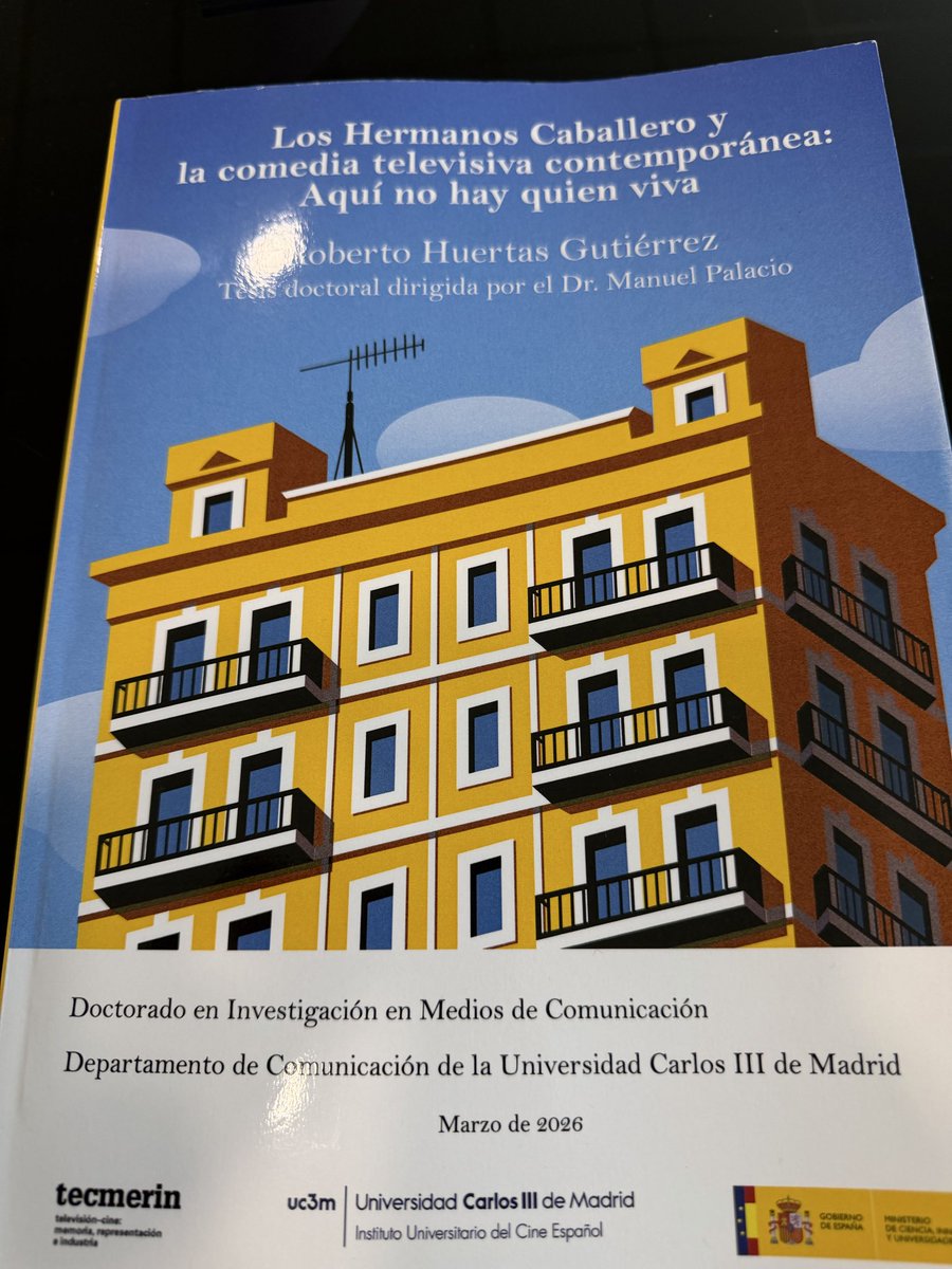 Enhorabuena a Roberto Huertas, que se ha cascado una tesis doctoral sobre Aquí no hay quien viva. Se ha tirado más tiempo investigando sobre la serie que nosotros produciéndola. Me la leeré con gusto.