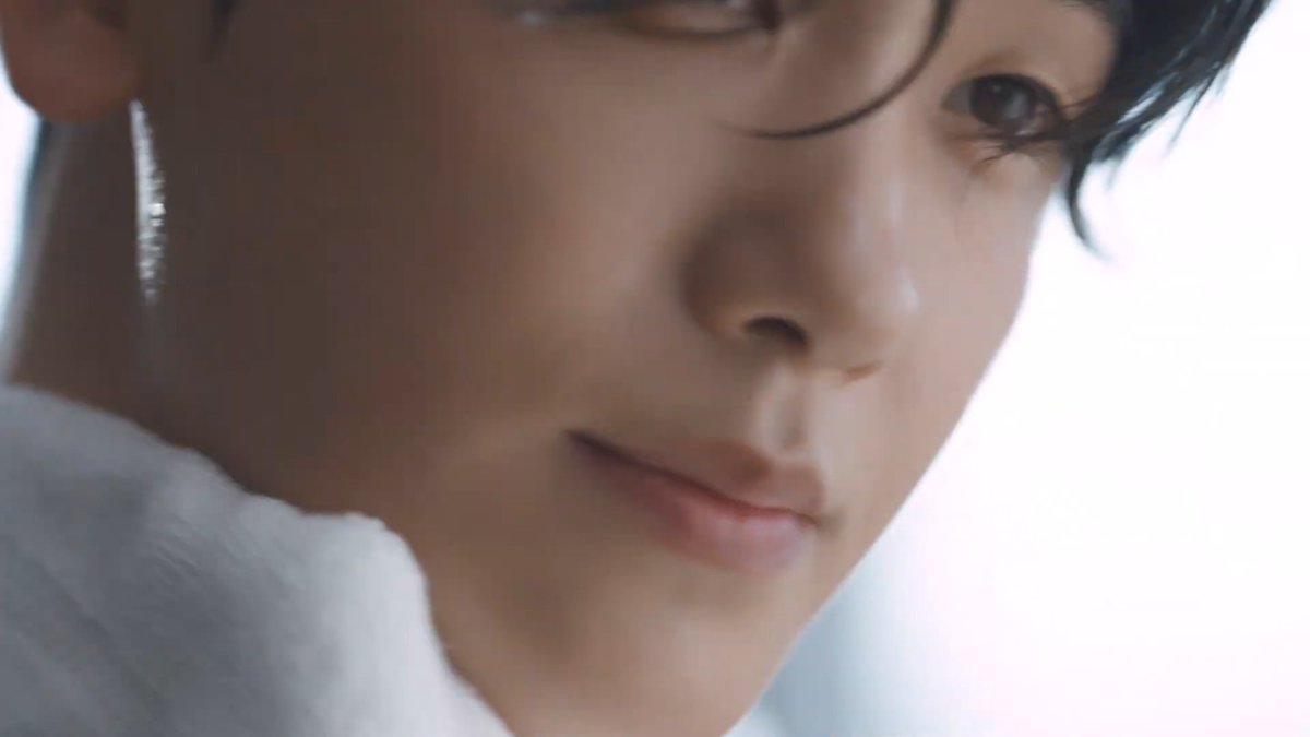 운동하는 모습이 섹시한 남자...몸도 좋고 스포티한 패션도 잘 어울리고 멋있음 내 로망 중 하나가 체육&amp;운동 쪽 캐릭터 연기하는 박형식 보는건데 이것도 언젠가 이루어질 수 있겠지?

#박형식 #ParkHyungSik #パクヒョンシク #朴炯植