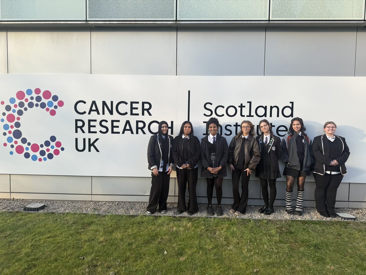 SASB_SCIENCE's tweet photo. Higher human pupils had a fabulous experience when they visited the CRUK Scotland Institute to hear about current innovations and career paths which have lead to working there… and won a couple of prizes! https://t.co/LBfO7gAM4J