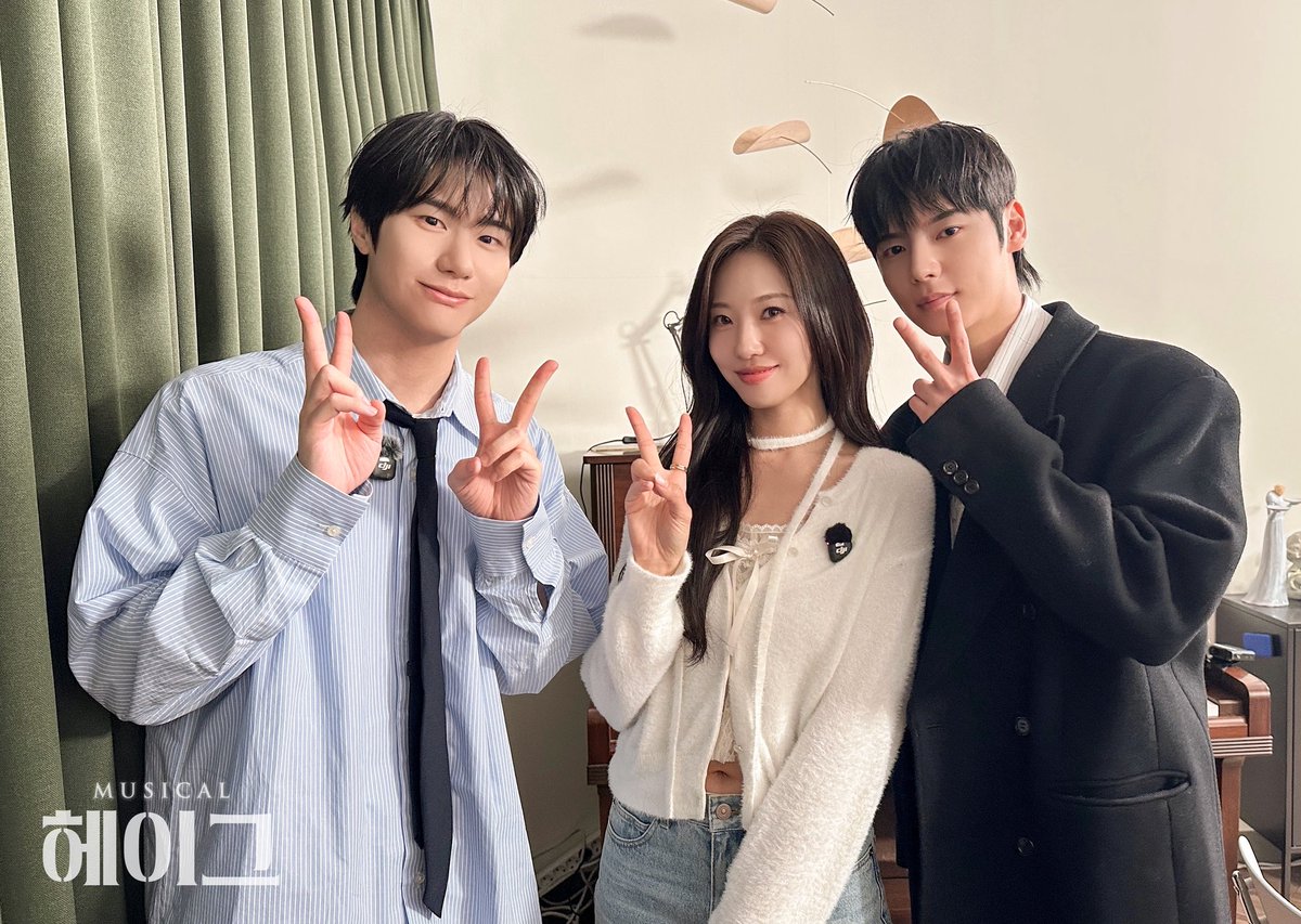 𝐌𝐮𝐬𝐢𝐜𝐚𝐥 𝐇𝐚𝐠𝐮𝐞 🚂
#뮤지컬 #헤이그

🚂 '조현아의 평범한 목요일 밤' 헤이그 편 공개

유튜브 채널 '조현아의 평범한 목요일 밤' 에 
#강승식 #이세온 #송다혜 배우가 출연합니다. 

youtu.be/2syygOAIB5A?si…

열차는 조목밤을 향해🚂