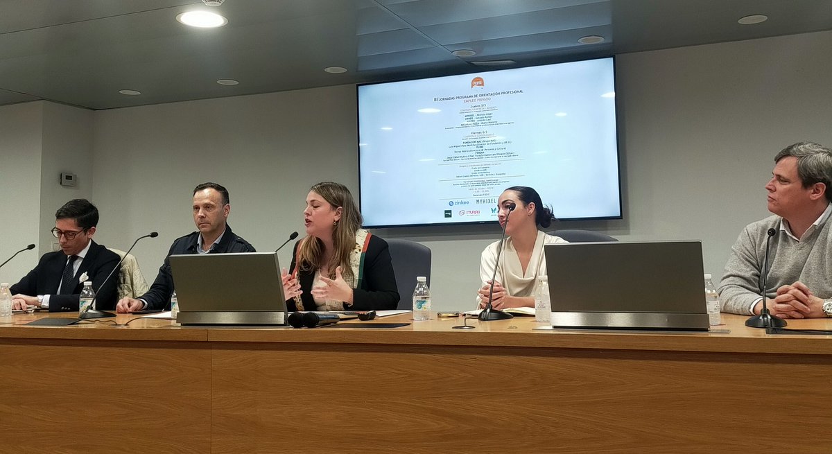 Facultad Económicas y Empresariales Univ. Sevilla tweet media