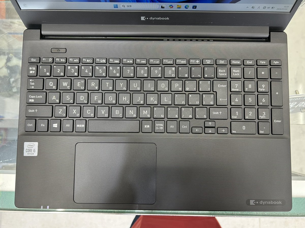 PCcomfullAKB4's tweet image. 今週の秋葉原4号店限定セール！
②【dynabook P55/FP】
スタイリッシュな15インチノート！
薄型ながらメモリ増設もでき、ネジひとつ外せば換装可能👍

写真や動画視聴にピッタリなFHD液晶✨

テンキー付きで、事務用途にもオススメ！ご家庭や事務所に1台どーぞ！！

10台限定！
#dynabook #P55 #秋葉原
