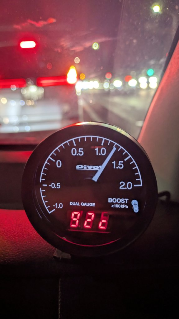 wildwind101's tweet image. アルト買った時着いてた📸2枚目のトラストのブースト計、最初から調子悪くて動いたり動かなかったり、最近は完全に不動になってたので、1枚目のピボット製に交換🛠OBDで簡単装着、水温やピークホールド機能付き、しかもソコソコ安くて超Goodです😁👍
 #アルトワークス  #HA36S  #pivot