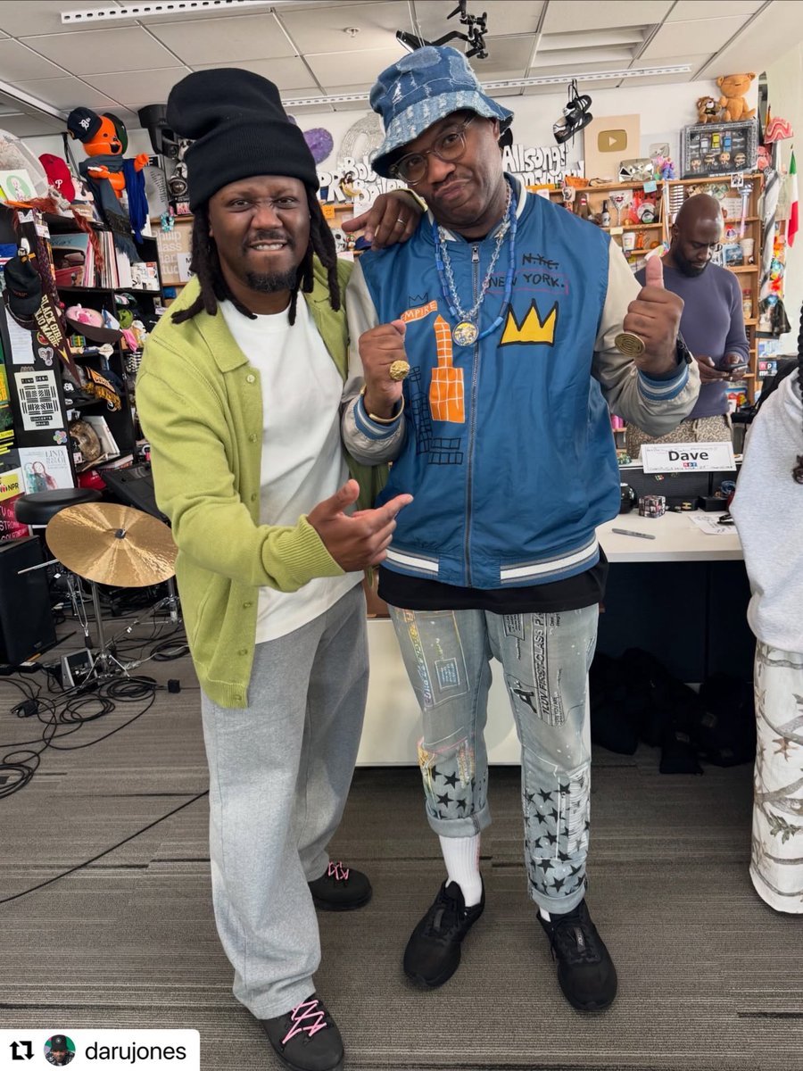 realsnowmilk's tweet photo. #Repost @darujones
・・・
S C E N E S • F R O M • D E • L A • T D • D A Y
Such an honor to be with hip-hop royalty celebrating @WeAreDeLaSoul Day on Tiny Desk with my brothas @PlugWonDeLaSoul and #DJMaseo. THANK YOU DAVE 🕊️🙏🏽 Rest in peace to Trugoy the Dove. https://t.co/zRyX9GVexv