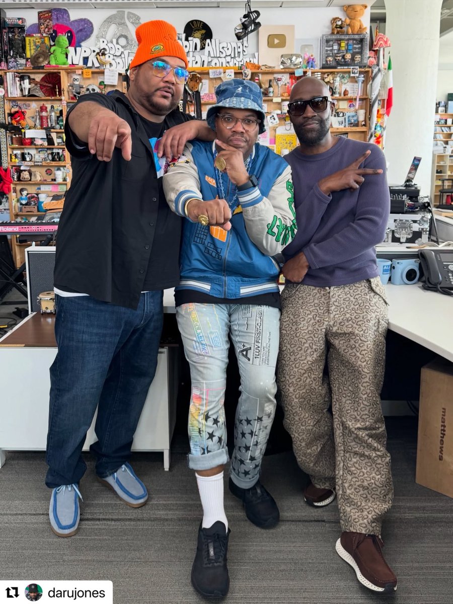 realsnowmilk's tweet photo. #Repost @darujones
・・・
S C E N E S • F R O M • D E • L A • T D • D A Y
Such an honor to be with hip-hop royalty celebrating @WeAreDeLaSoul Day on Tiny Desk with my brothas @PlugWonDeLaSoul and #DJMaseo. THANK YOU DAVE 🕊️🙏🏽 Rest in peace to Trugoy the Dove. https://t.co/zRyX9GVexv