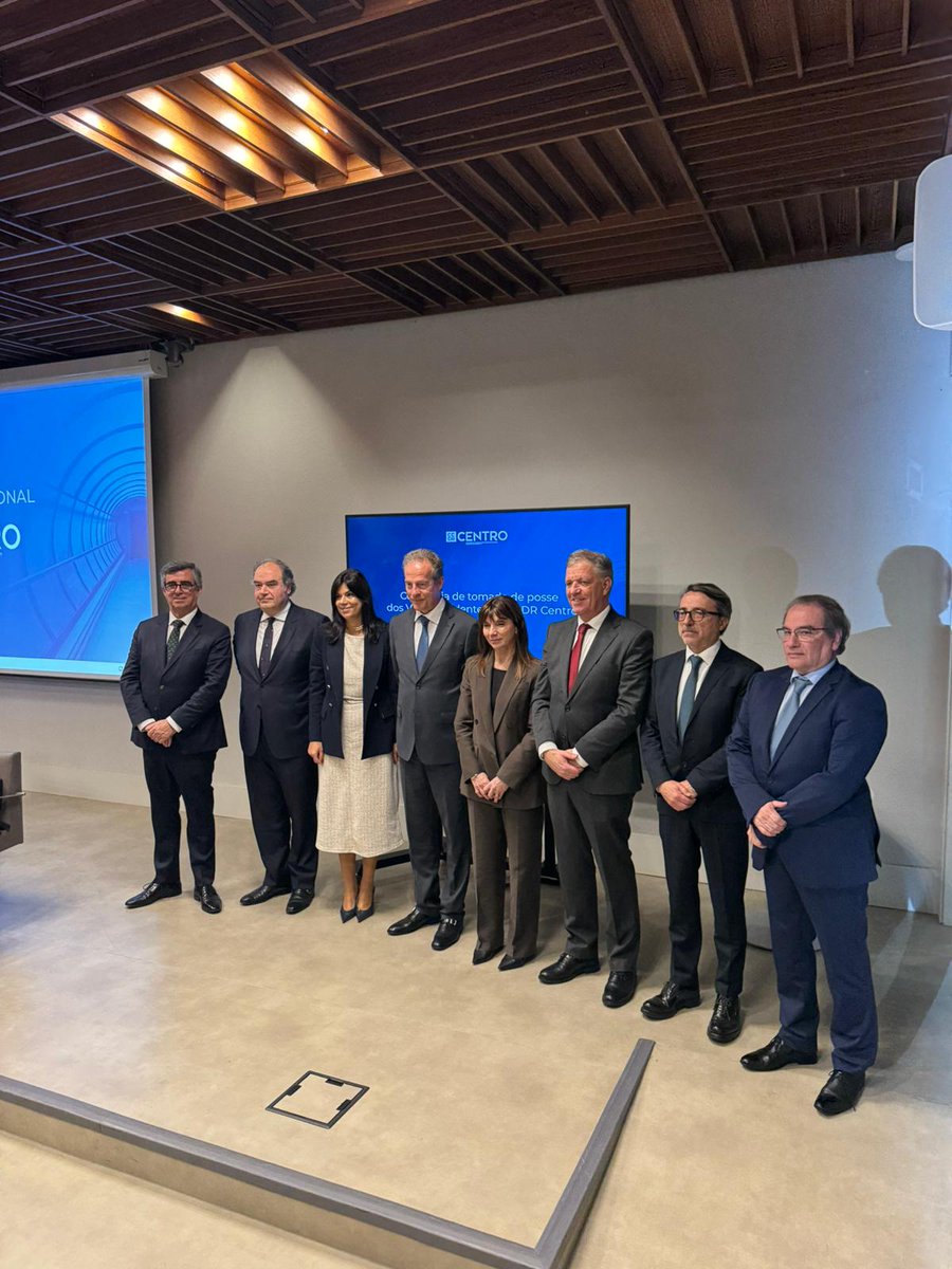 Educacao_PT's tweet photo. Ministro da Educação, Ciência e Inovação, esteve presente nas cerimónias de tomada de posse dos Vice-Presidentes para a Educação:
Alexandra Rodrigues Gonçalves (CCDR Algarve);
Silvino Barata Allhinho (CCDR Alentejo);
Cristina Fernandes de Oliveira (CCDR Centro)
📸 Cátia Pina https://t.co/5gkI8JdNvU