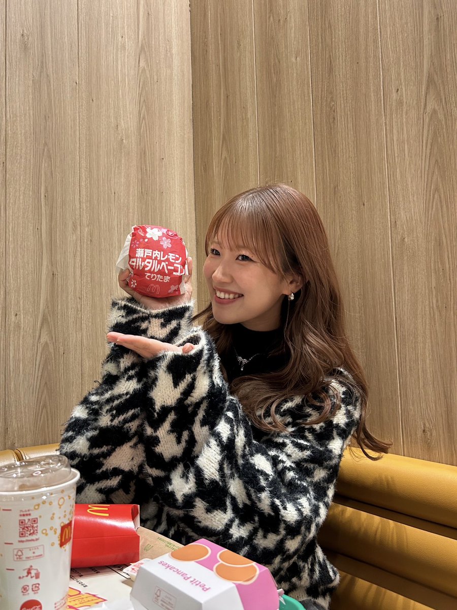 nj_68's tweet photo. 盛れ！てりたまーレ https://t.co/XtzH7tsGEg