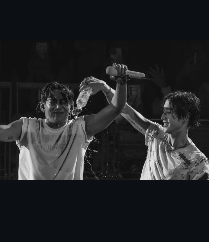 markbam_9397_mt's tweet photo. คนอวดแฟน 2026 ต้องยกให้พี่มาร์คเลย ซ่อนเธอคนสำคัญไว้ในทุกๆช่องทาง แม้ระยะทางจะห่างไกลกัน 
#MarkBam #MTBB ❤️💜 https://t.co/6DgC3fcJbO